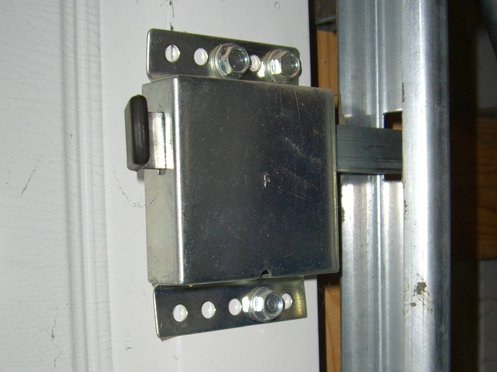 A more secure manual lock